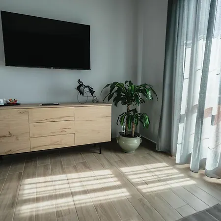 La Perla לינה וארוחת בוקר פרוזינונה